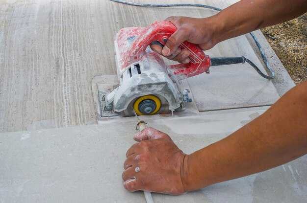 Правила безопасности при использовании плиткореза