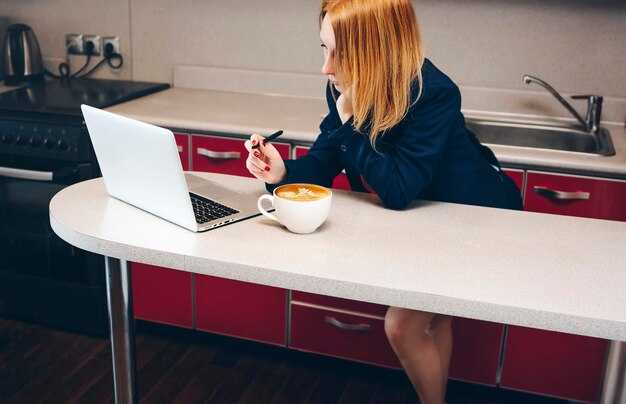 Столы для разных типов кухонного использования