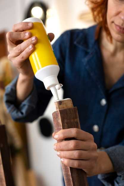 Поверхность, на которую наклеиваются жидкие гвозди